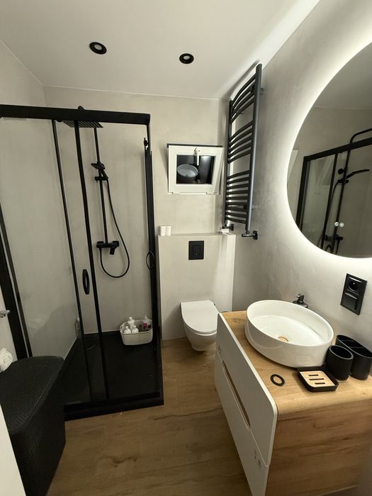 Wykończenia wnętrz- mikrocement, gładzie, malowanie, płytki, G-K