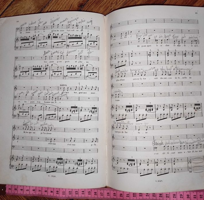 Nuty oprawione antyk Le Chalet Opera