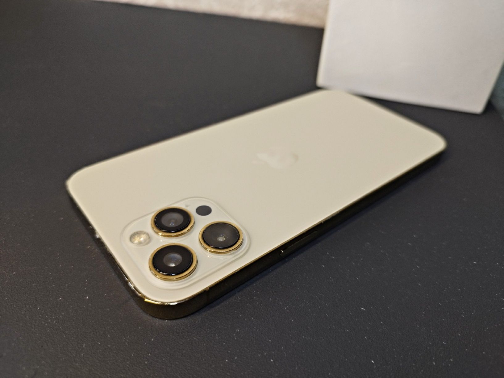 iPhone 12 Pro Max (Gold) + шкіряний чохол Leather Case (оригінал)