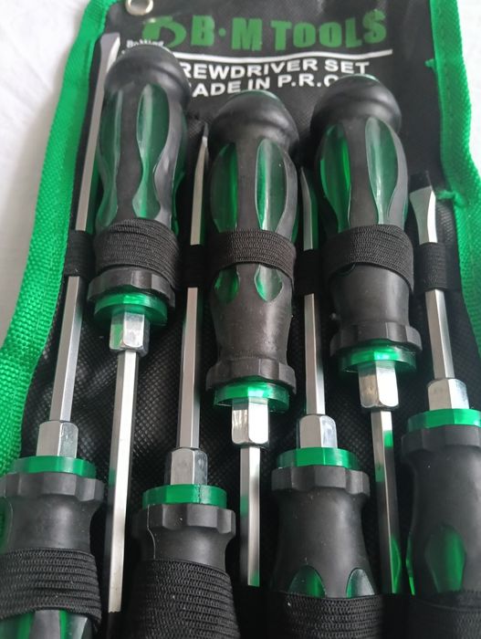 Zestaw śrubokrętów do pobijania