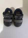 Tenis de bebe novos