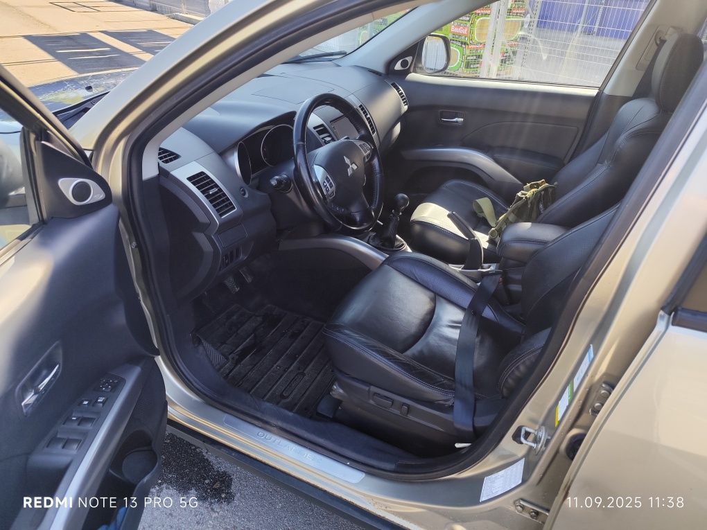Митсубиси Аутлендр 2.0 TDI 7 мест