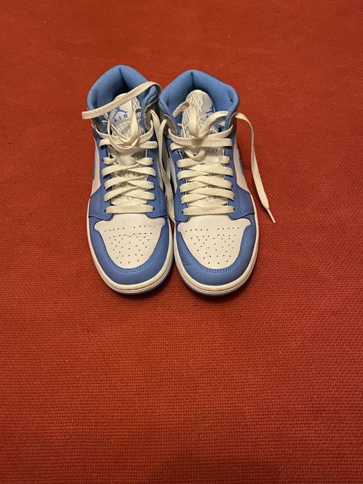 Air Jordan 1 Mid University Blue Grey