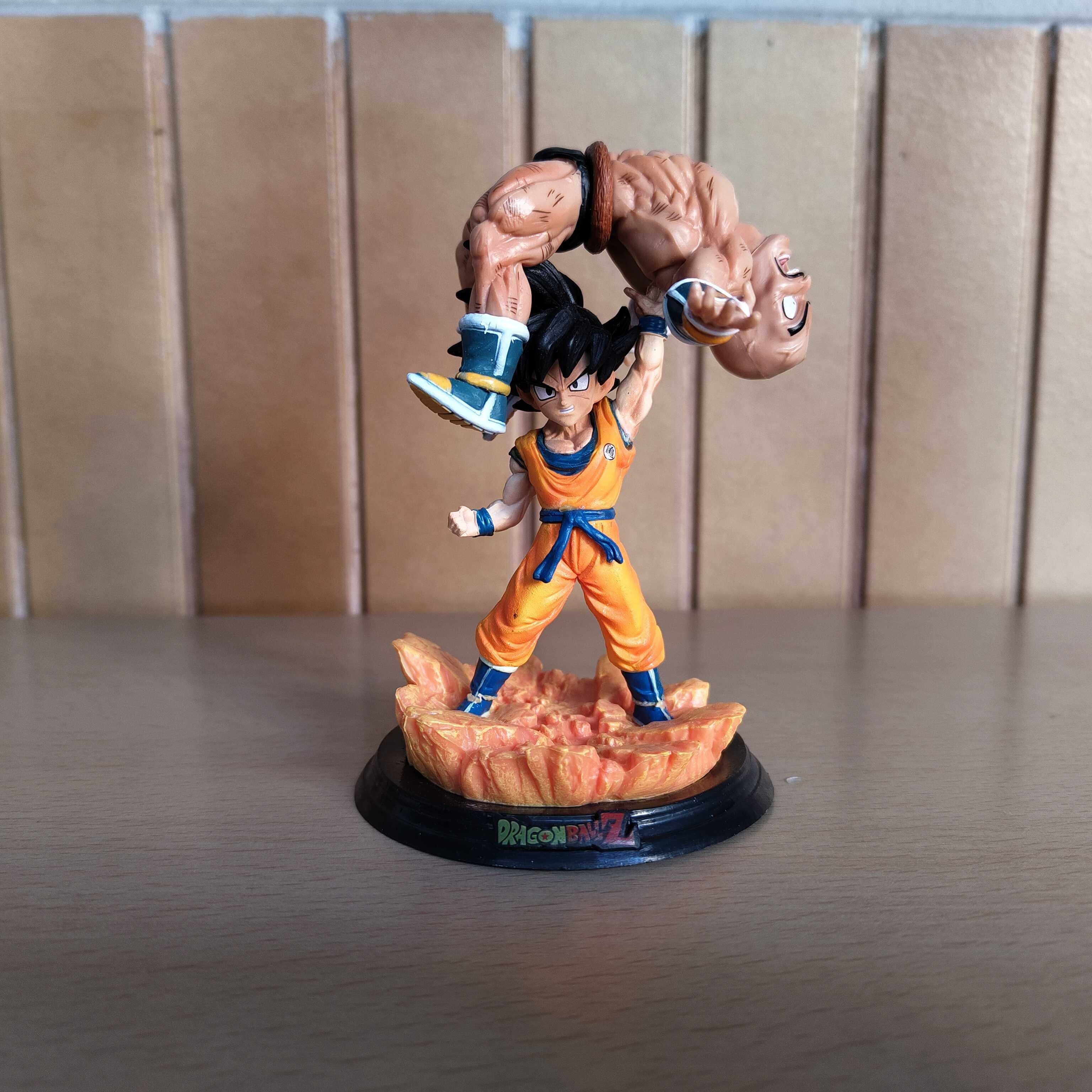 Boneco Figura Son Goku e Nappa Dragon Ball