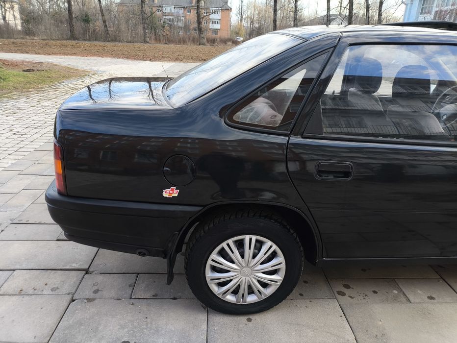 Opel Vektra A 1.6 Бензин в гарному стані Вектра авто машина