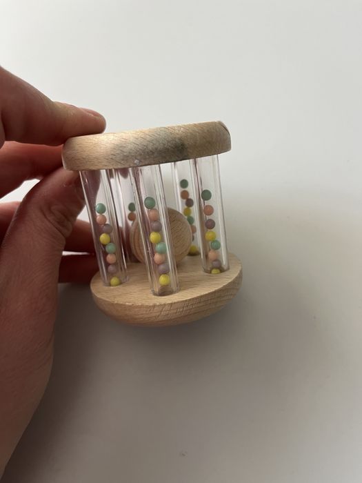 Drewniana grzechotka miś