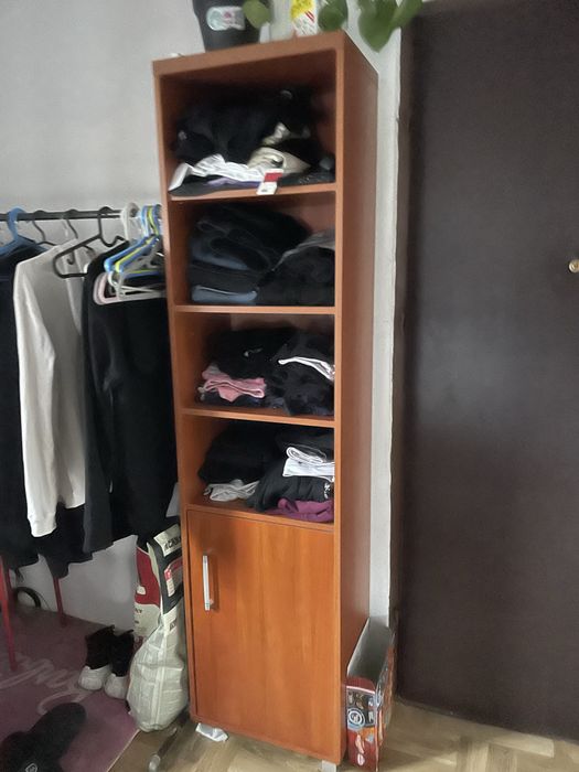 Regał  z drzwiami zamykane dwie szafki