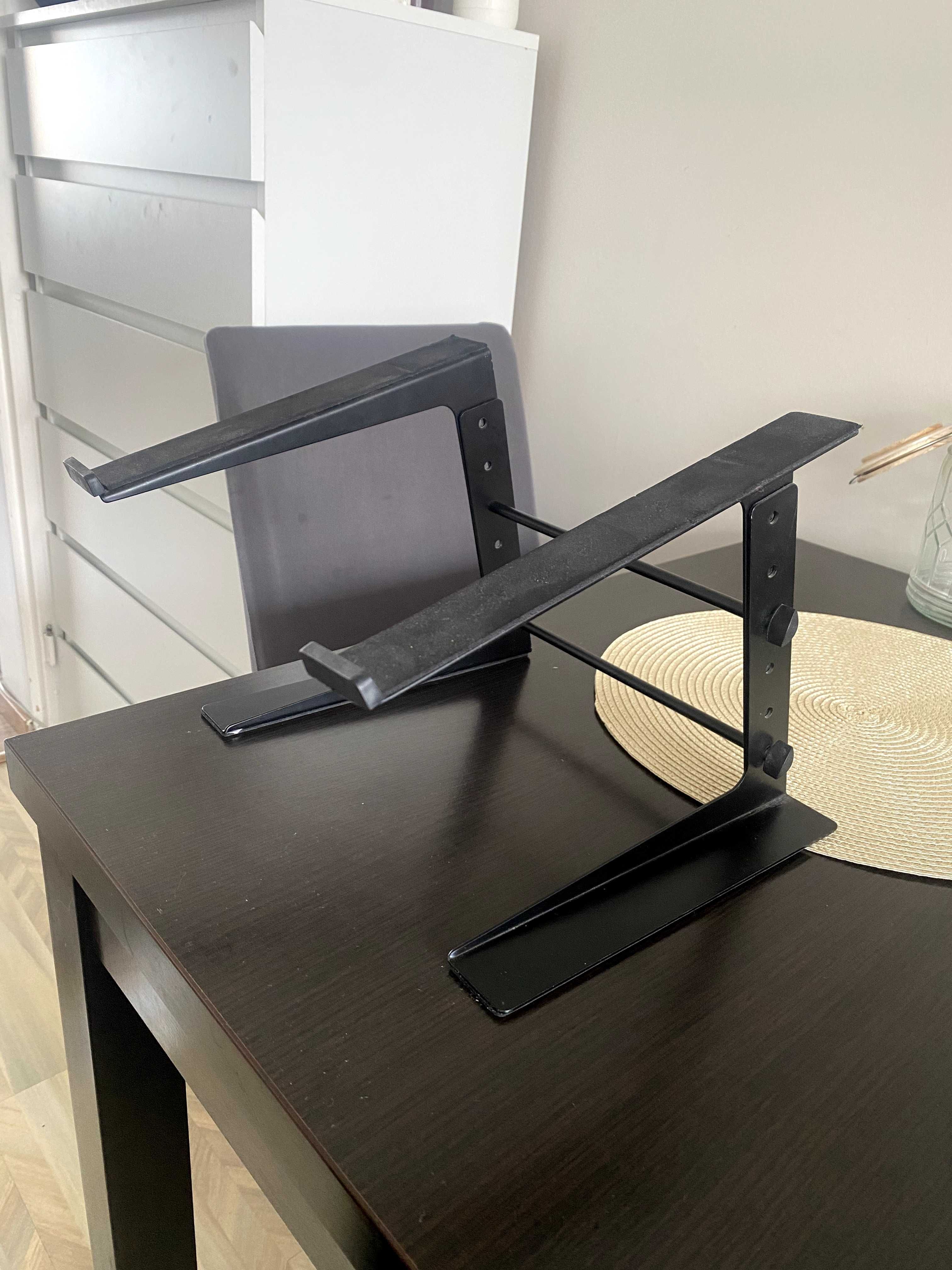 Statyw pod laptop