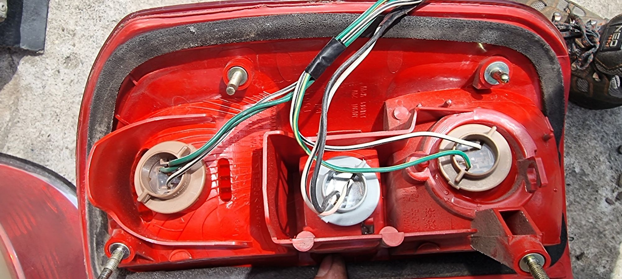 Toyota Rav 4 lampa tył lewa kompletna oryginał europa