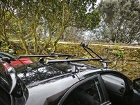 Barras tejadilho Cruz para Kia Rio III + 2 suportes biciletas Norauto