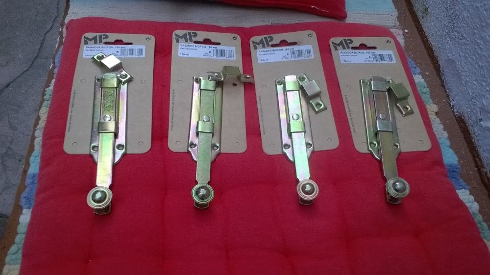 Fechos para portas, dobradiças , mosaicos e tampa gás