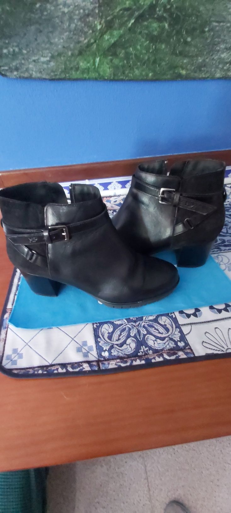 Botins de senhora, T 39 ,usados poucas vezes.