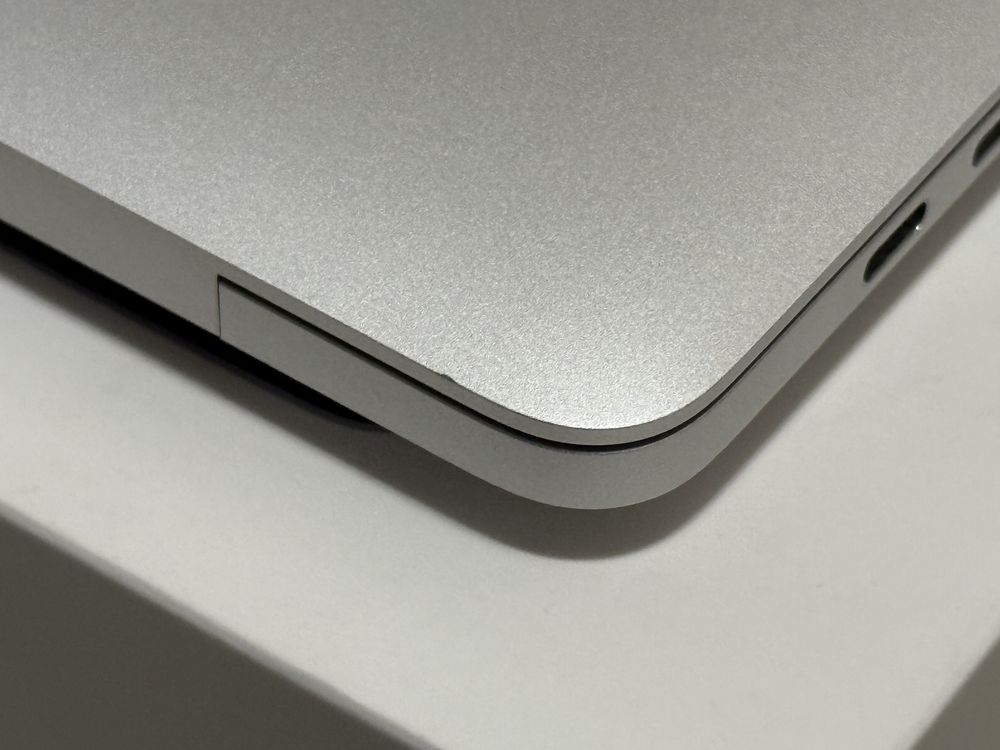 Macbook Pro 13,3 M1 16GB Ram 256 SSD