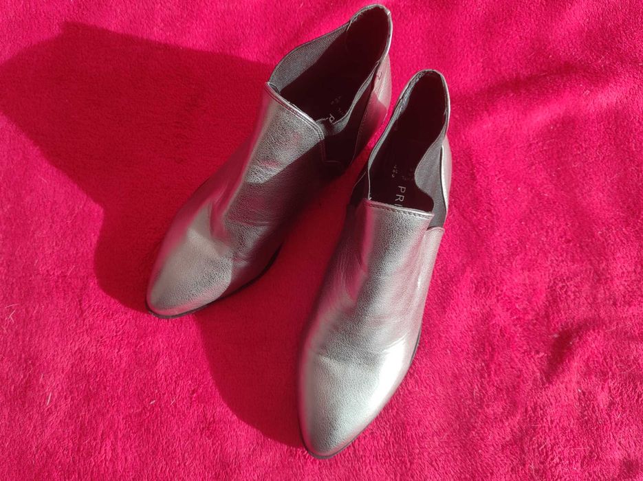 Черевики козаки жіночі на низьких підборах primark 5р (38) срібного