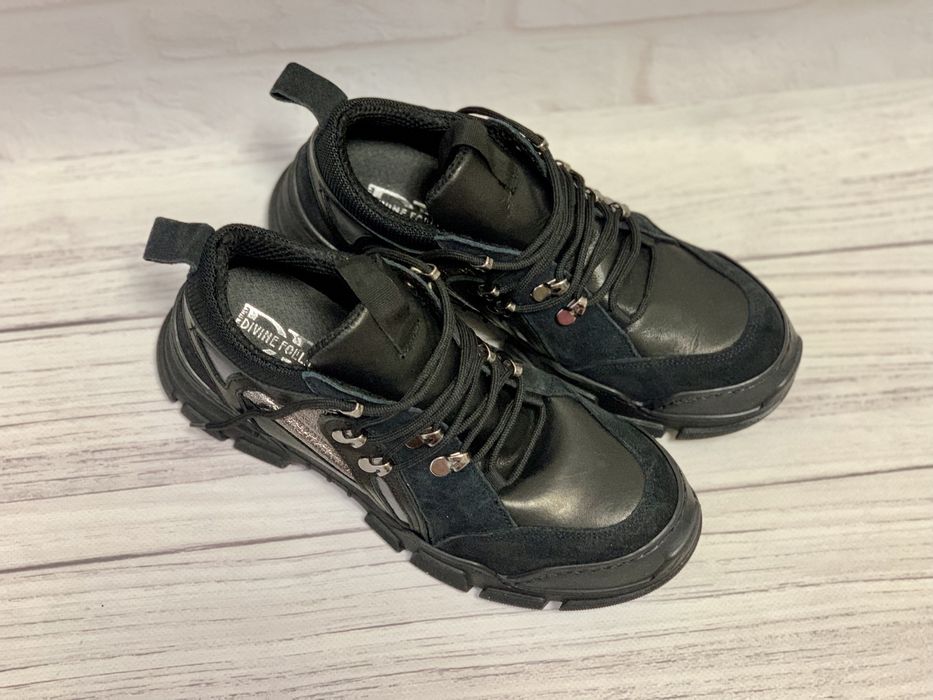 Divine Follie 40-41 27-27.3 кожа кроссовки ботинки кеды лоферы туфли