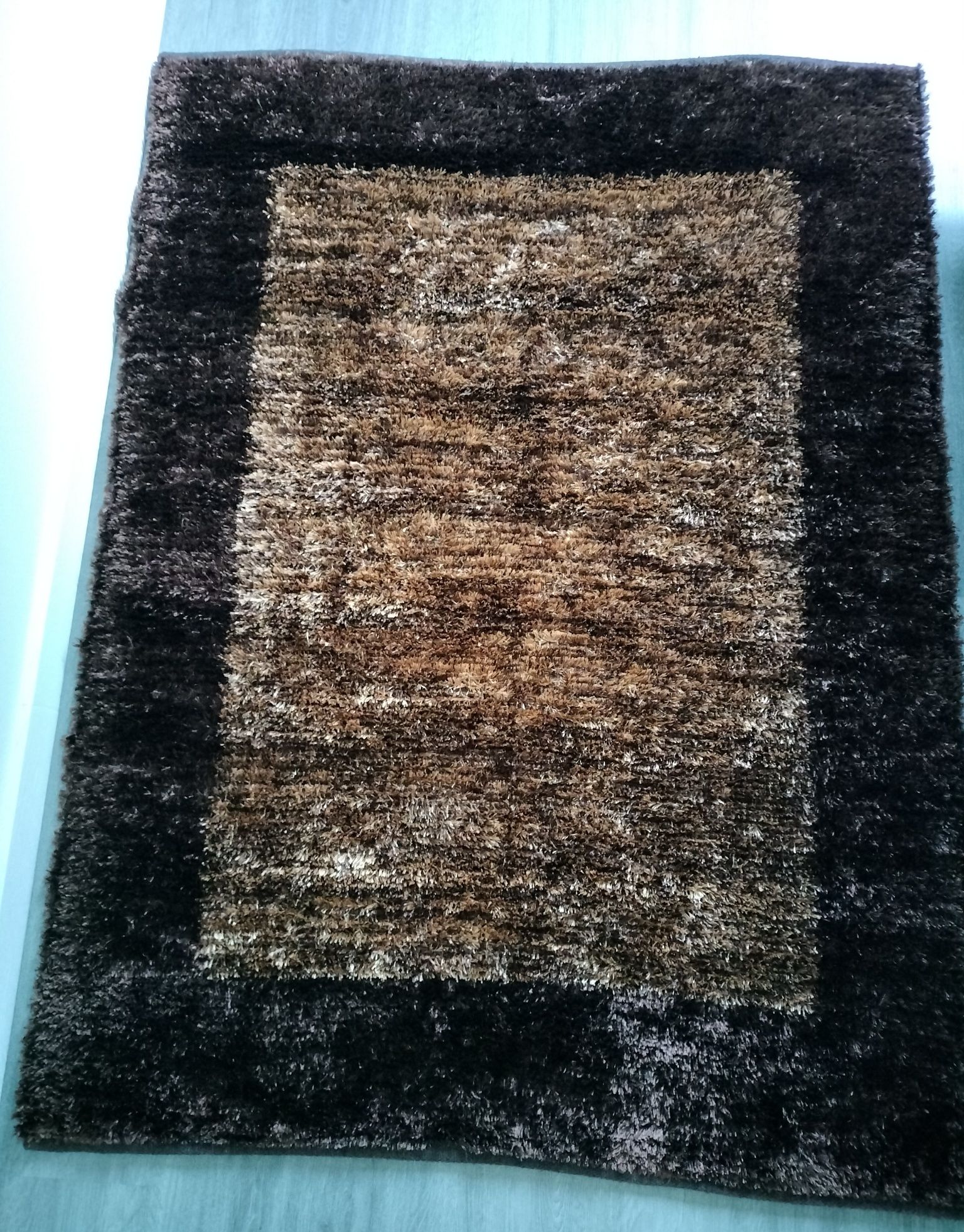 Carpete castanha  nova