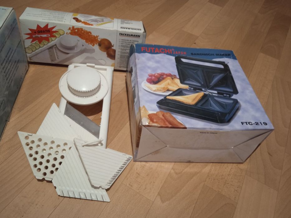 Овочерізка та вафельниця