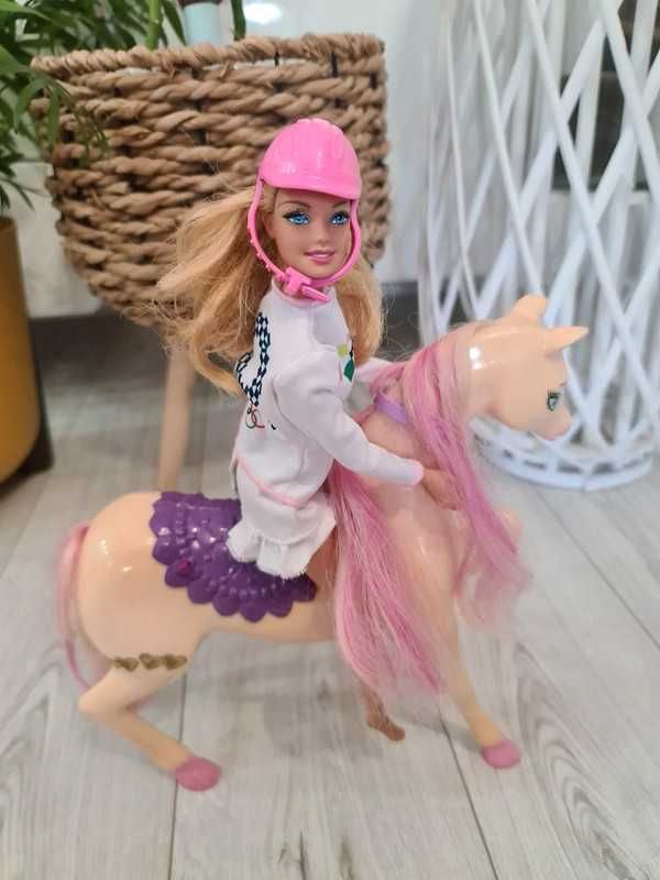 Barbie olimpijka na koniu