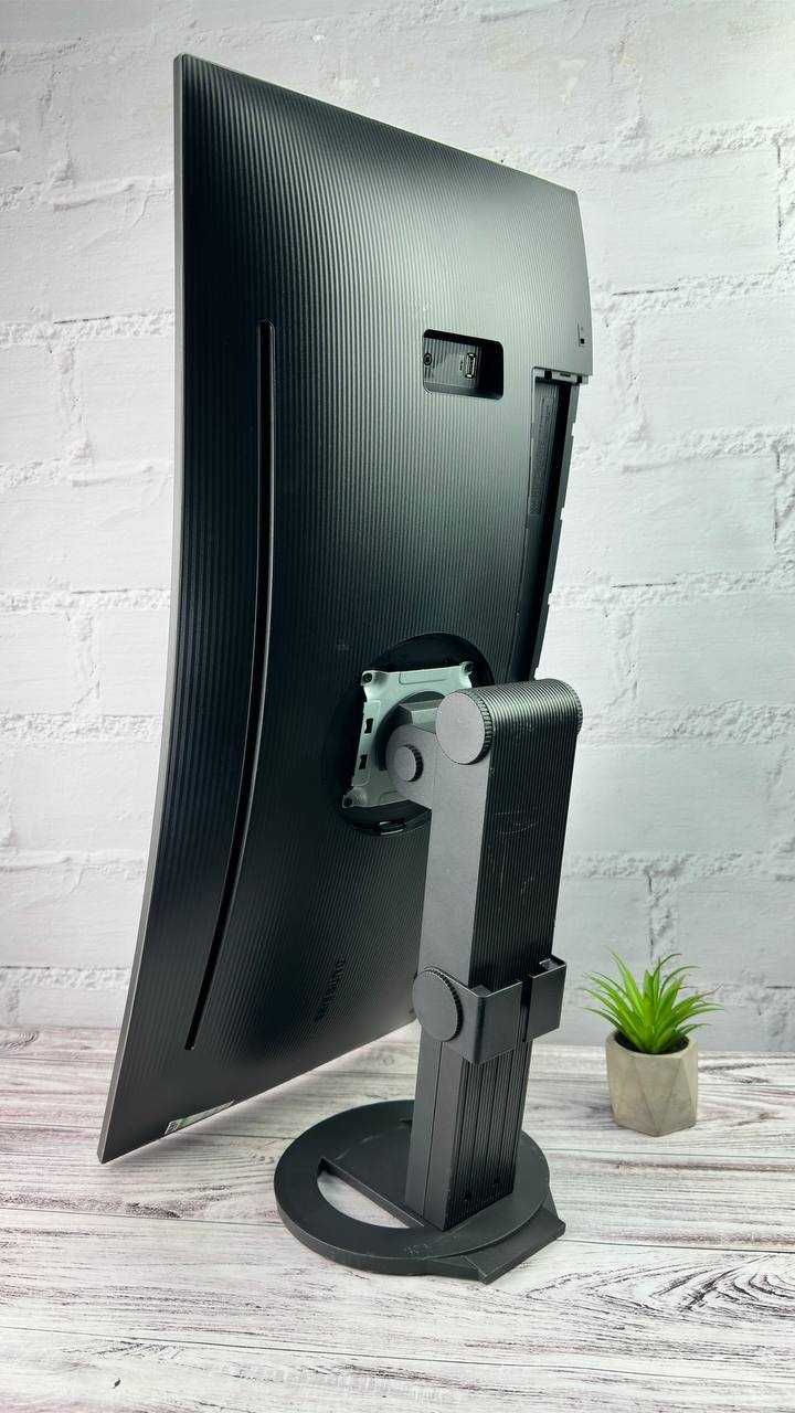 ОПТ (Ціна від 3шт) Вигнутий монітор 34" Samsung Ultra WQHD C34H890WJU