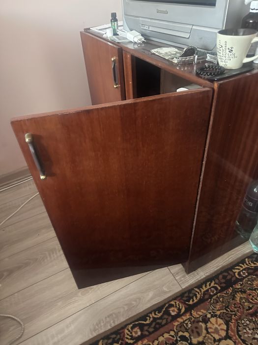 Томбочка під телевізор