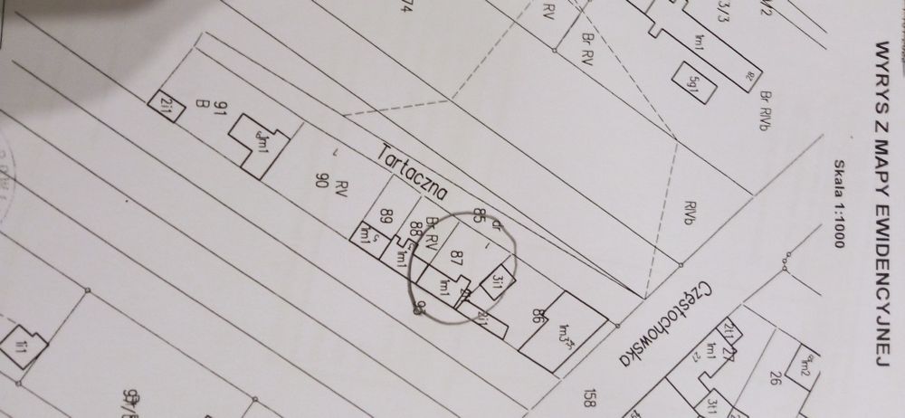 Dom w zabudowie szeregowej z działką blisko Centrum.