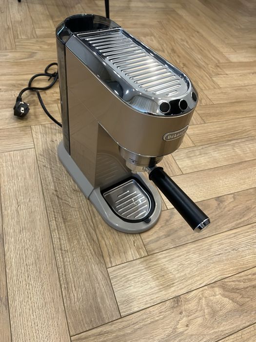 DeLonghi Dedica EC 685 W кавоварка, кавомашина.