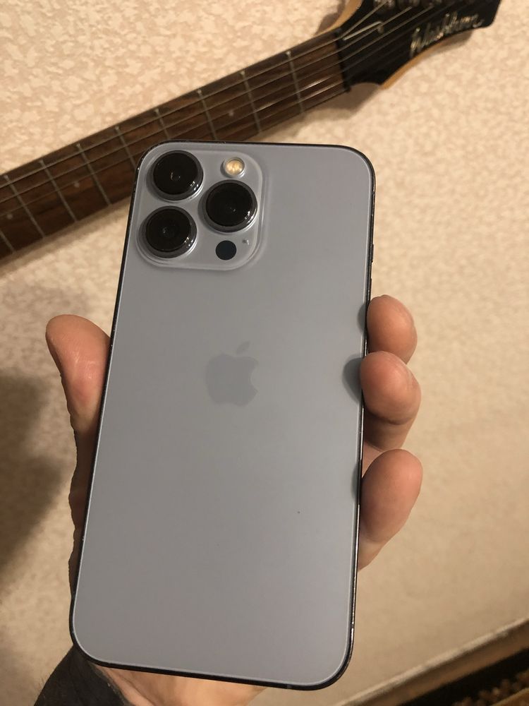 Iphone 13 pro sierra blue