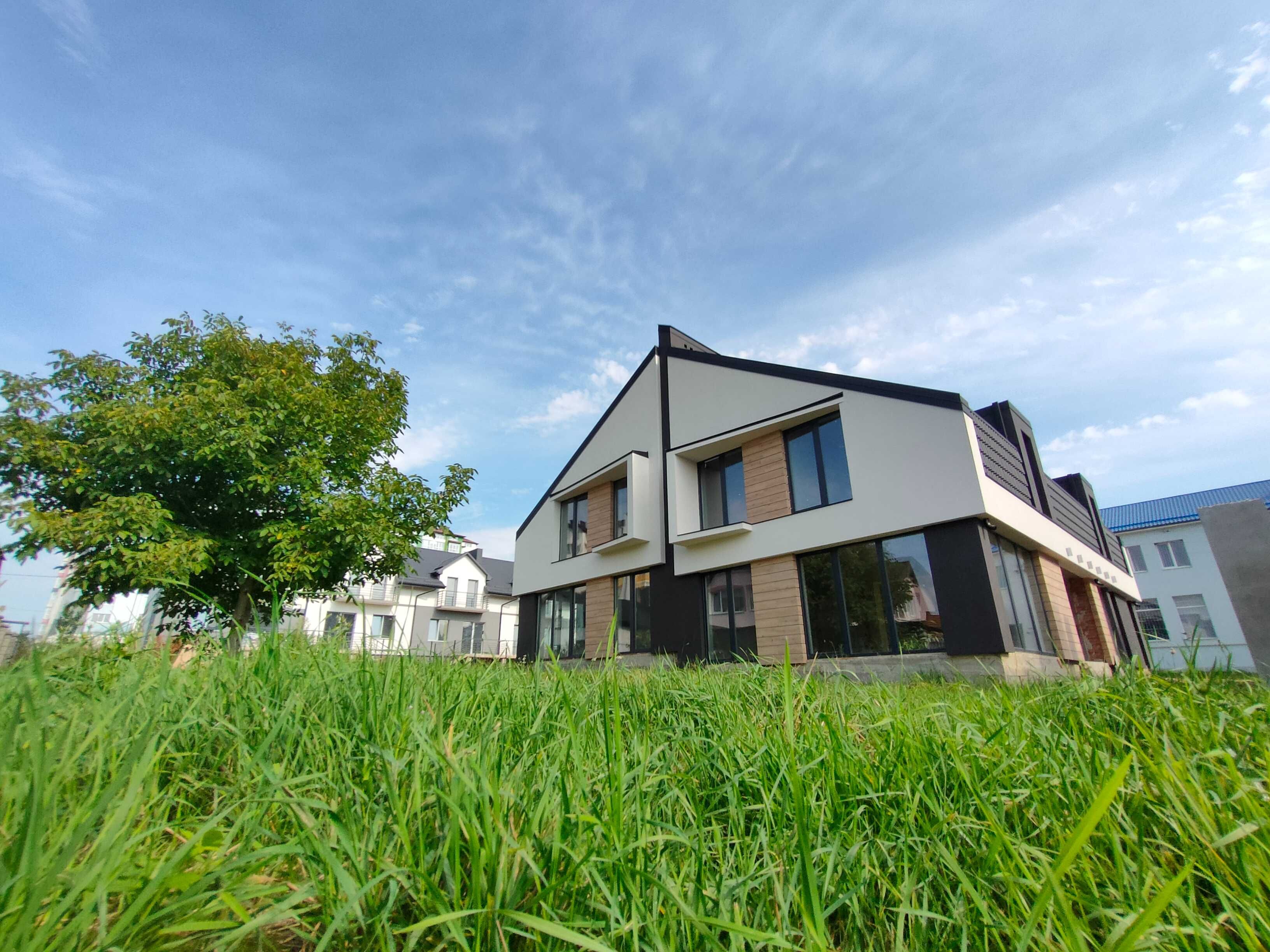 Стильний Duplex з терасою та навісом - 180м2, част.ремонт, комунікації