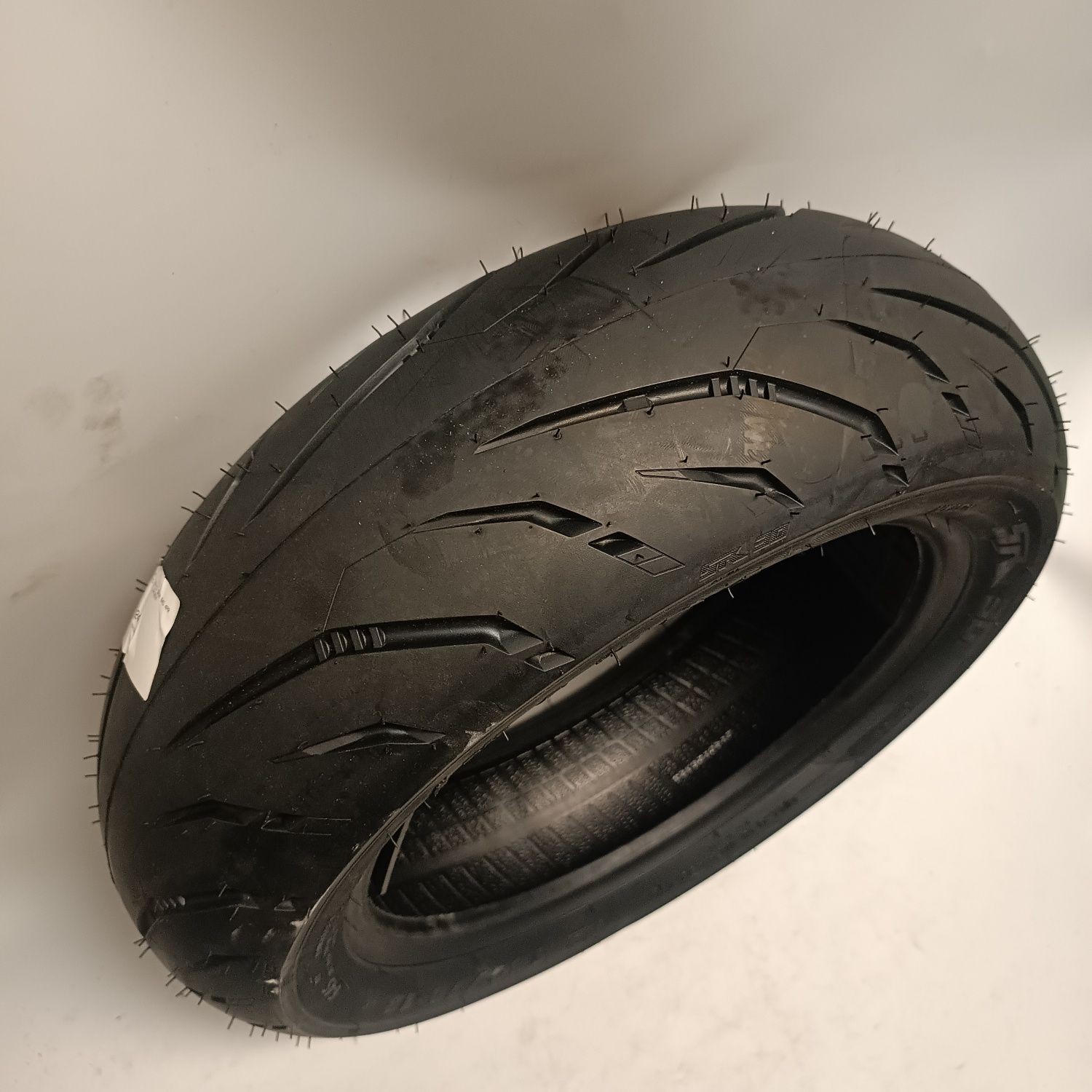 Opona tył Burgman Majesty 400 Silverwing 600,  150/70-13 Jakość 24 ro