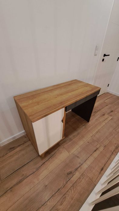 Biurko 110x50cm  wysokie 75cm - 1 szt.