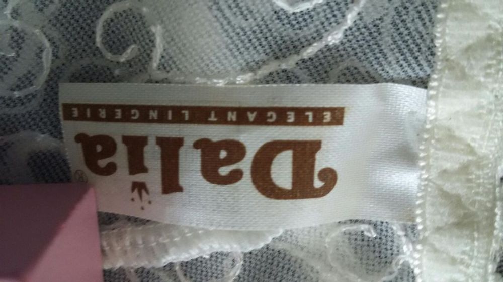 Pas do pończoch Dalia