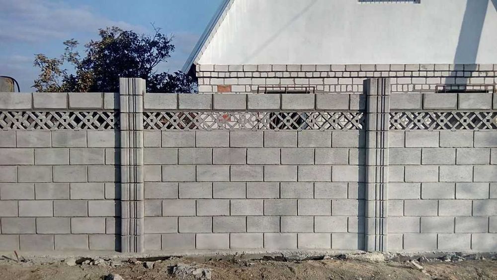 Шлакоблок, колотий блок, колони,  кришки, декор. Все для паркану.