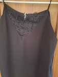 Top em preto com detalhe em renda