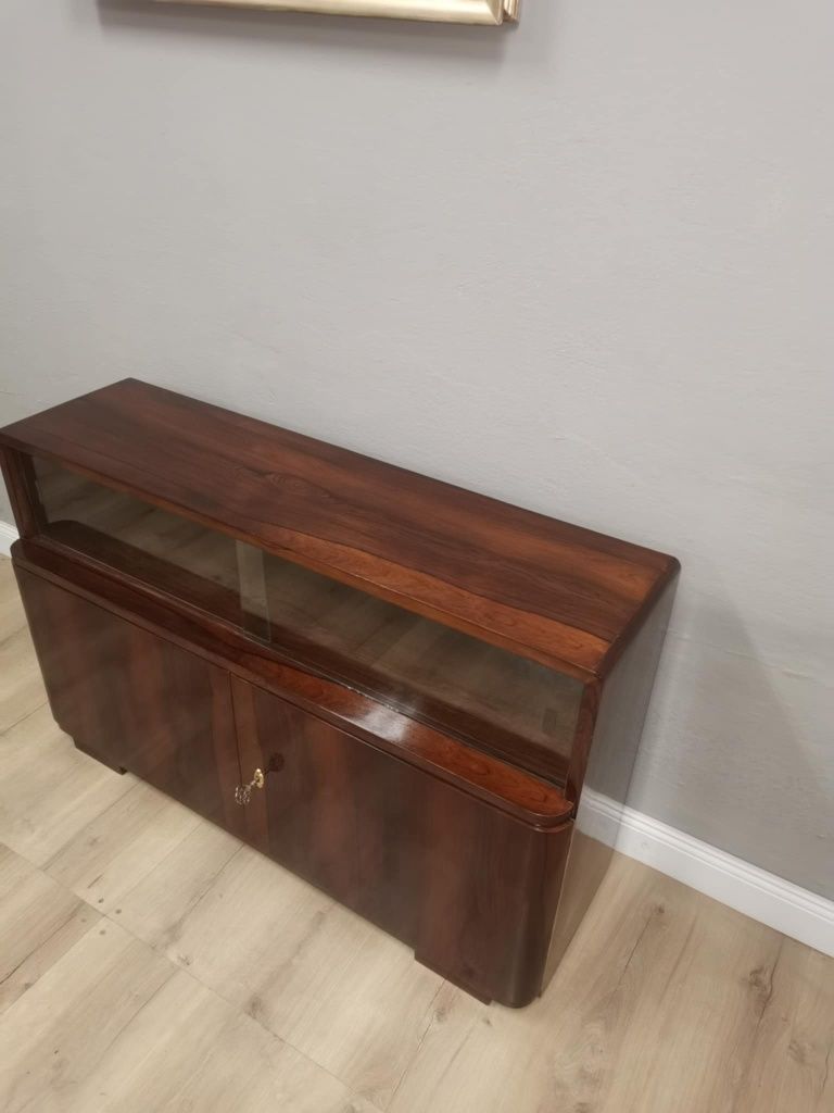 Wyjątkowa komódka Art Deco – orzechowy fornir, idealna jako barek lub