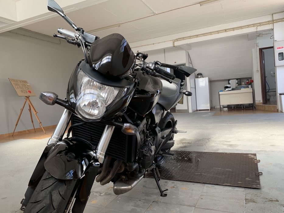 Honda Hornet 2009 — Preta  42.000 km  IMPECÁVEL 4.700€