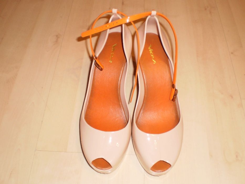 Vices, damskie buty na wysokim koturnie, bardzo oryginalne, jak nowe