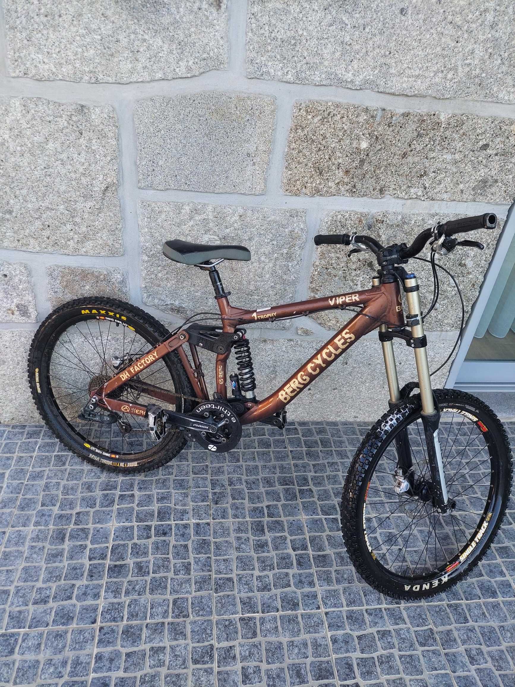 Berg Viper 1 bicicleta de downhill em ótimo estado