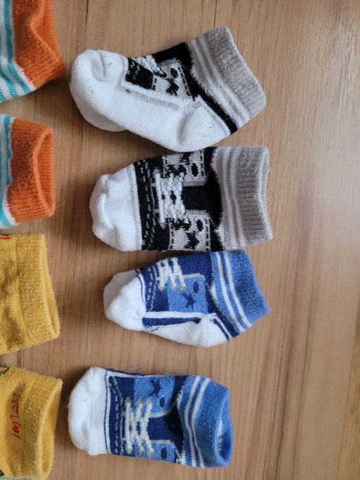 Skarpetki chlopiece/uni około 0-3 msce