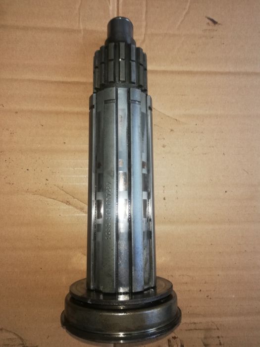 Wałek ZF Fendt 600,610,611,612,614 F385103. 080071