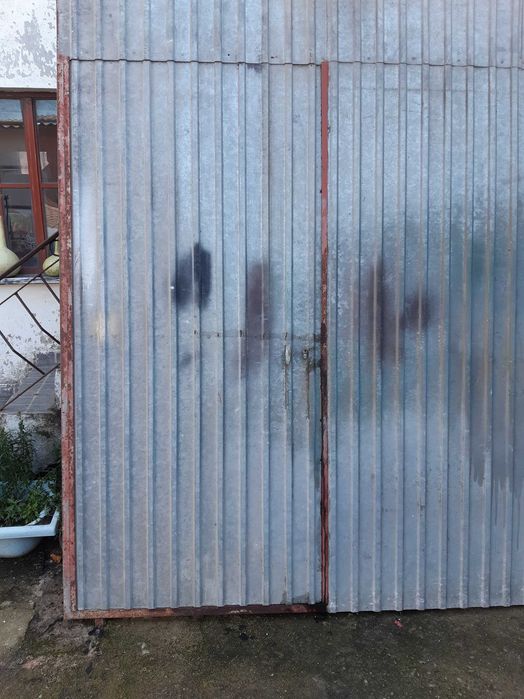 Vendo portão de correr com porta de serviço