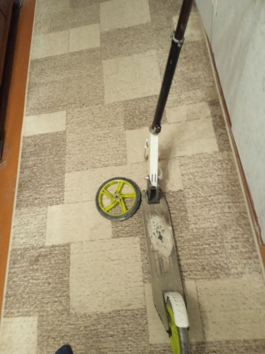 Самокат детский на запчасти или под восстановление.