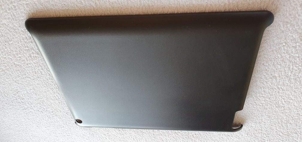 Etui na tablet z otworem.wys wewn 23.5-24cm. Szer wew 17-18cm. Czarne