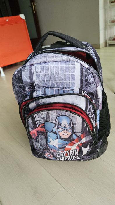 Mochila escolar Capitão America