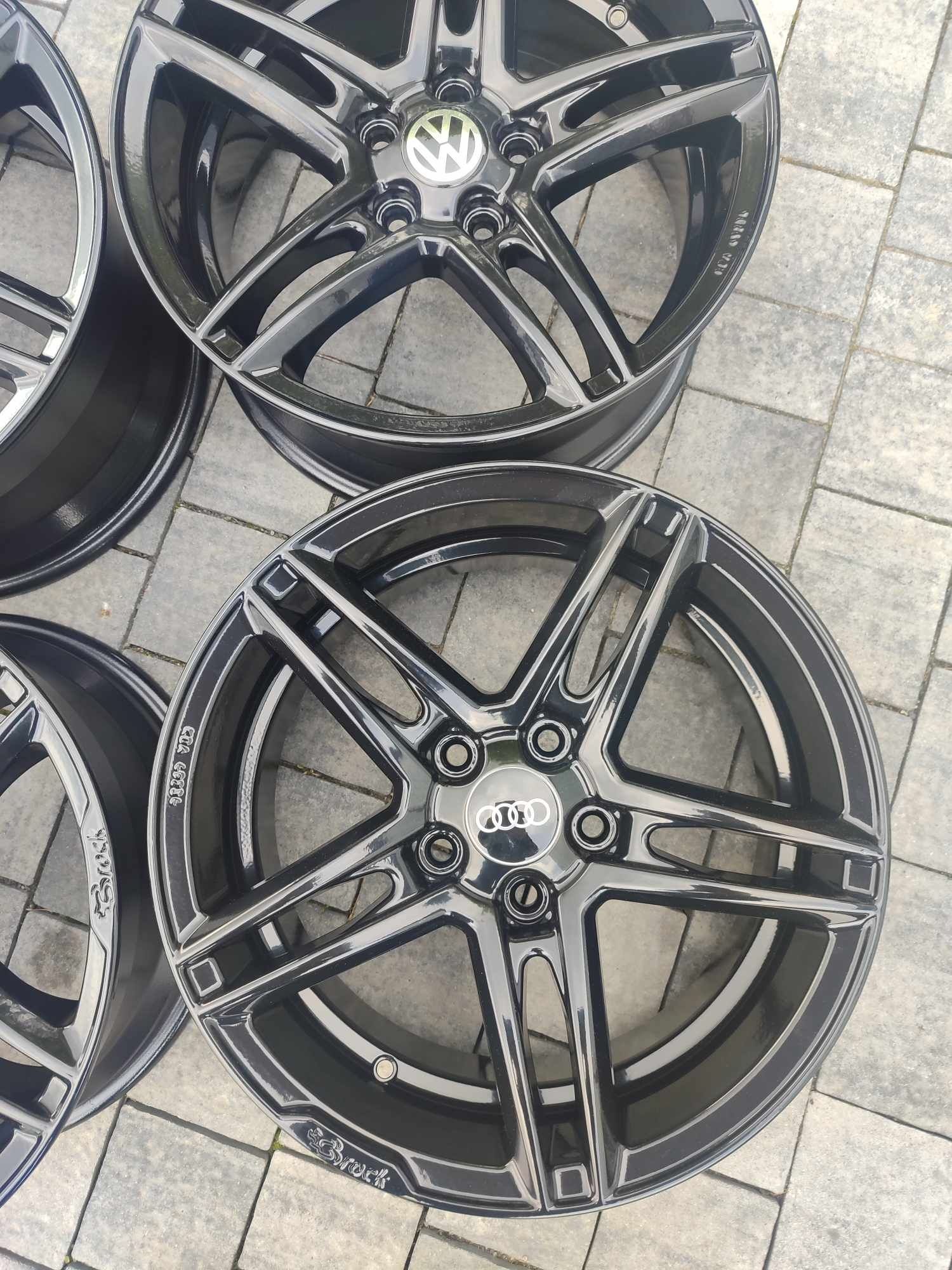 Felgi aluminiowe R17 5x112 8J ET 35 Audi VW czarny polysk