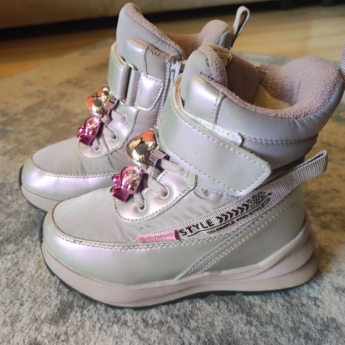 Зимові сапожки для дівчинки