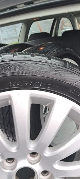 Opony zimowe 235x50R18