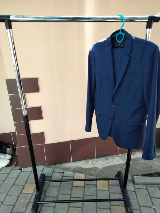 Продаю підлогову стійку для одягу