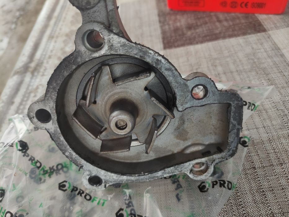 Помпа від 2.0 бензин