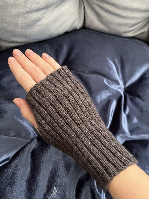 Мітенки графітового кольору на зиму