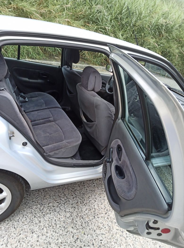 Renault Clio ano 2001 gasoleo